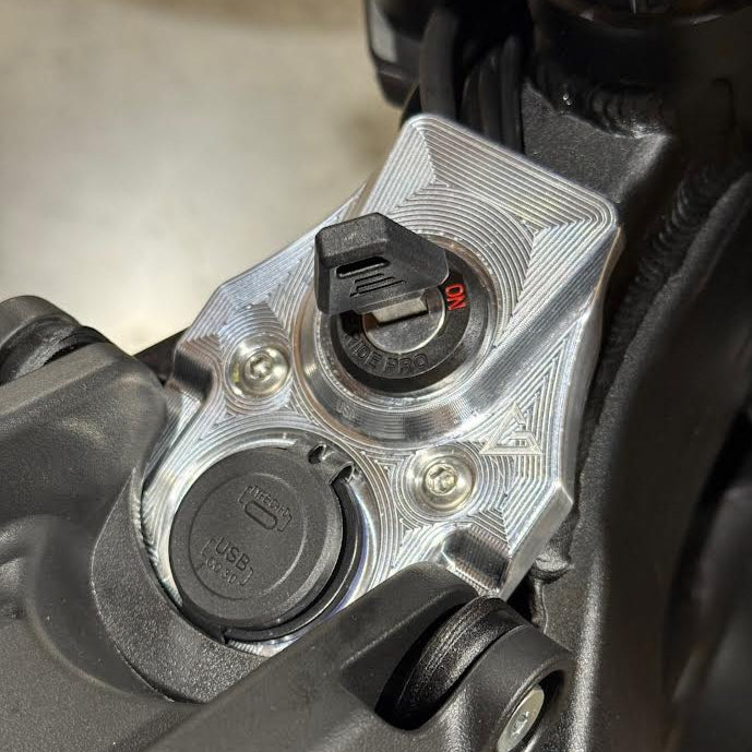 Vanguard's Garage Ignition Cover E-Ride Pro S/SS/SR - Polished